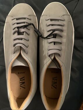 Zara Light Gray Low-Top Leather Sneakers
